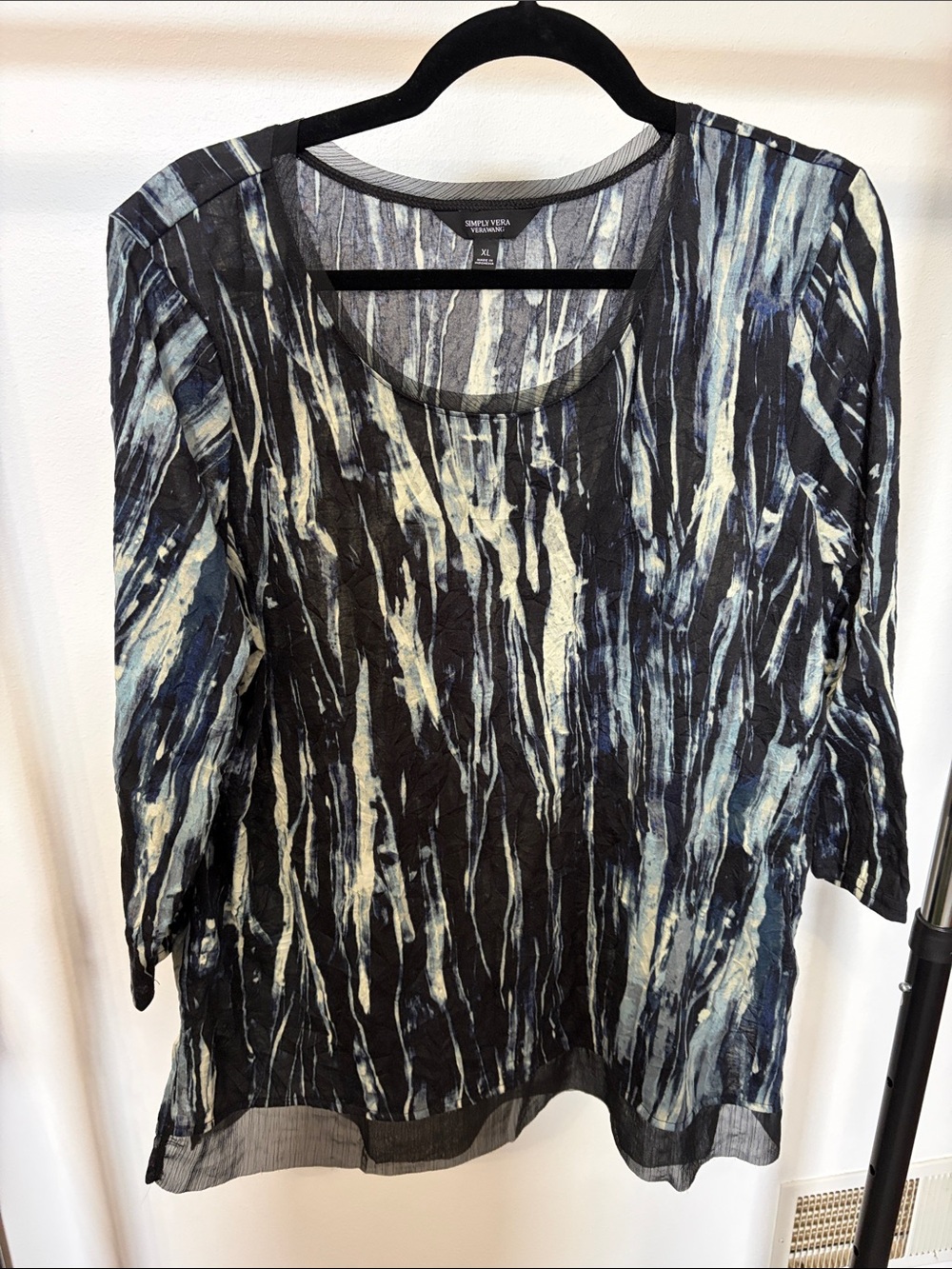 Simply Vera wang Black, Blue & Cream Abstract three quarter Sleeve blouse